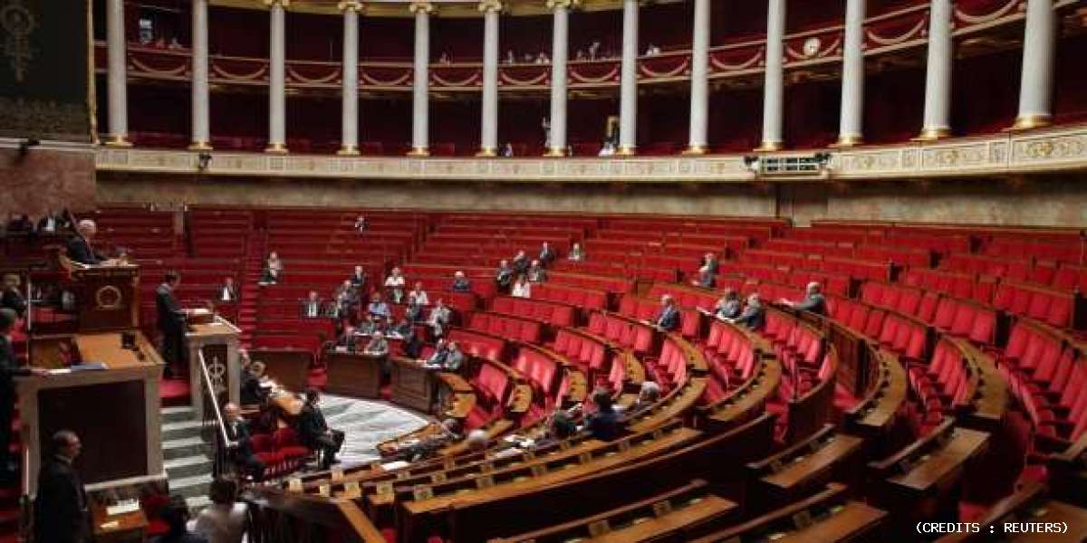 (Crédits : Reuters) - (Crédits : Reuters) “Faut-il payer au Smic les parlementaires ?”