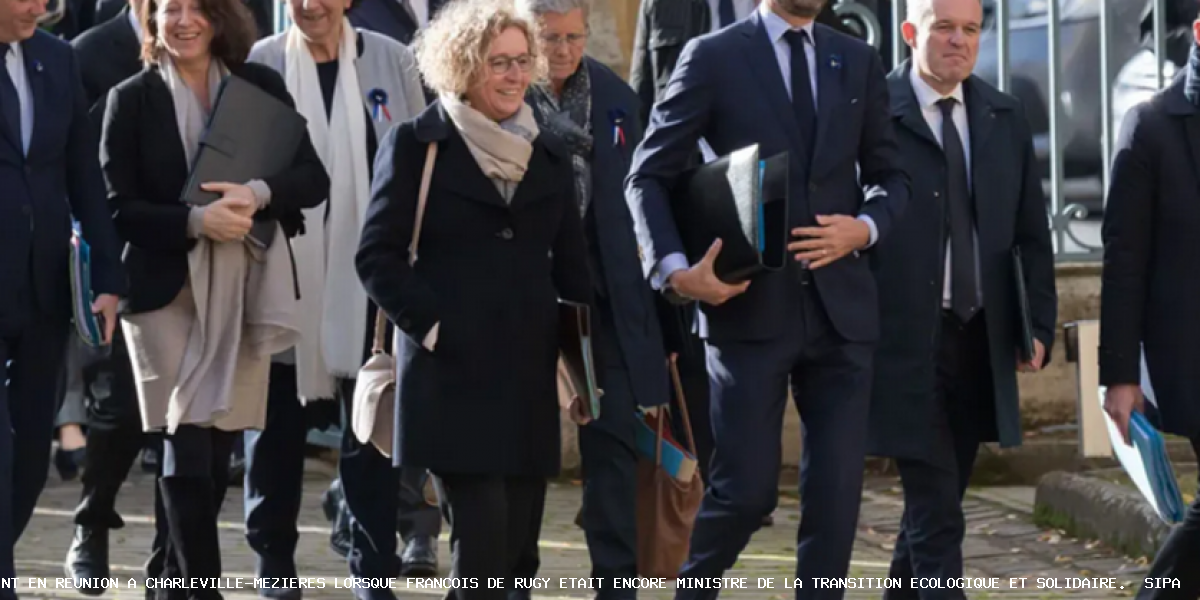 Le gouvernement en réunion à Charleville-Mézières, lorsque François de Rugy était encore ministre de la Transition écologique et solidaire. © Sipa - Le gouvernement en réunion à Charleville-Mézières, lorsque François de Rugy était encore ministre de la Transition écologique et solidaire. © Sipa Pour un déontologue du gouvernement